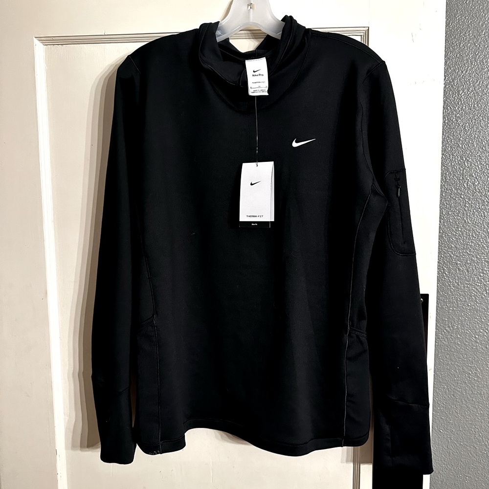Nike women’s running top